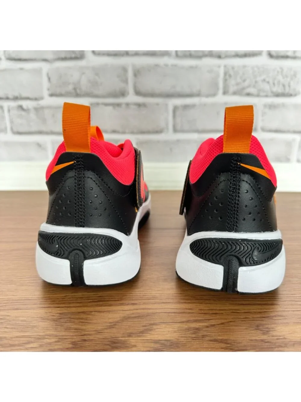 ⭐Nike Team Hustle D 11 GS Youth Sz 4Y Basketball Shoes Orange Sneaker DV8996-001